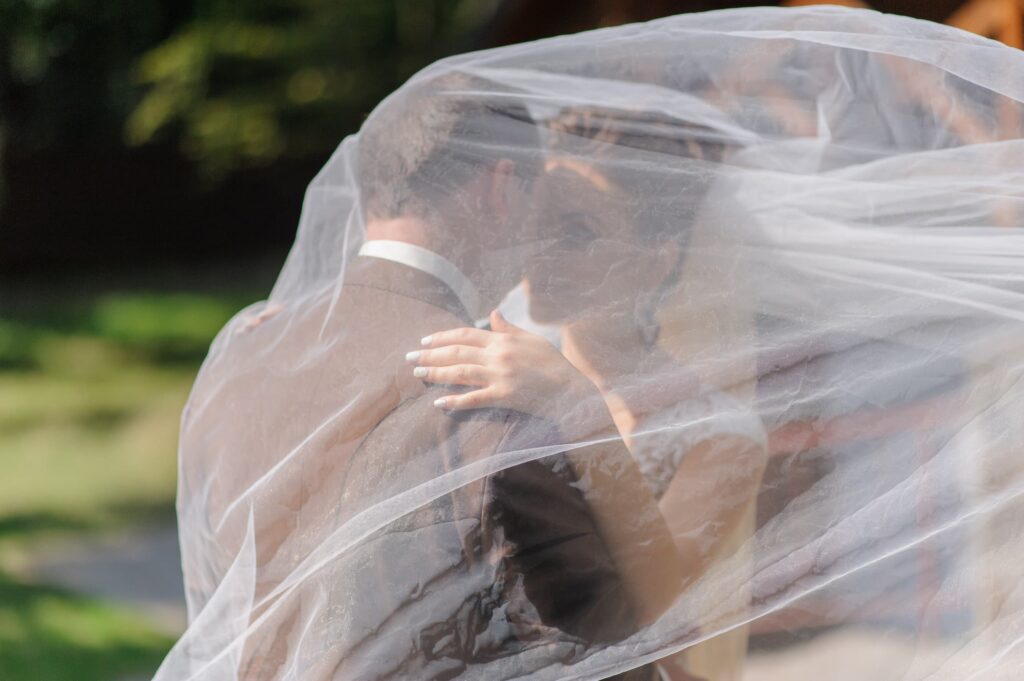How to Write Your Wedding Vows: Tips & Examples from a Melbourne Celebrant